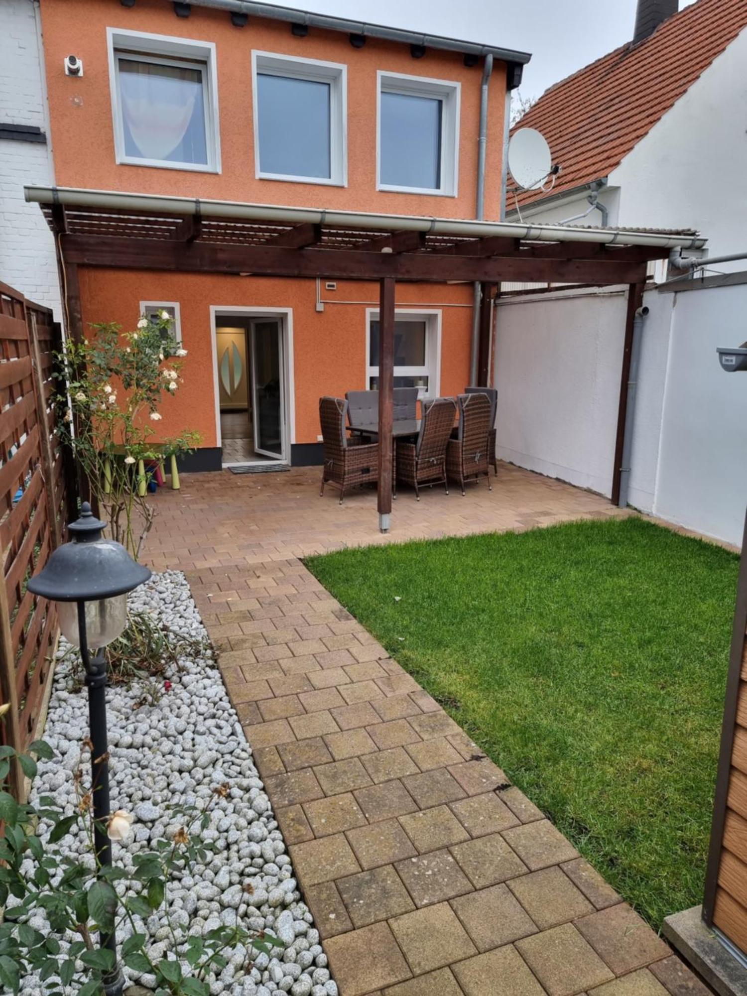 Gaestehaus-Ferienwohnung-Appartement Mit Terrasse - Naehe Kliniken/ Herzzentrum Бад Ойнхаузен Екстериор снимка