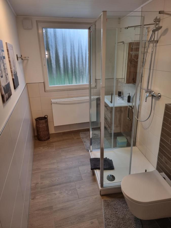 Gaestehaus-Ferienwohnung-Appartement Mit Terrasse - Naehe Kliniken/ Herzzentrum Бад Ойнхаузен Екстериор снимка