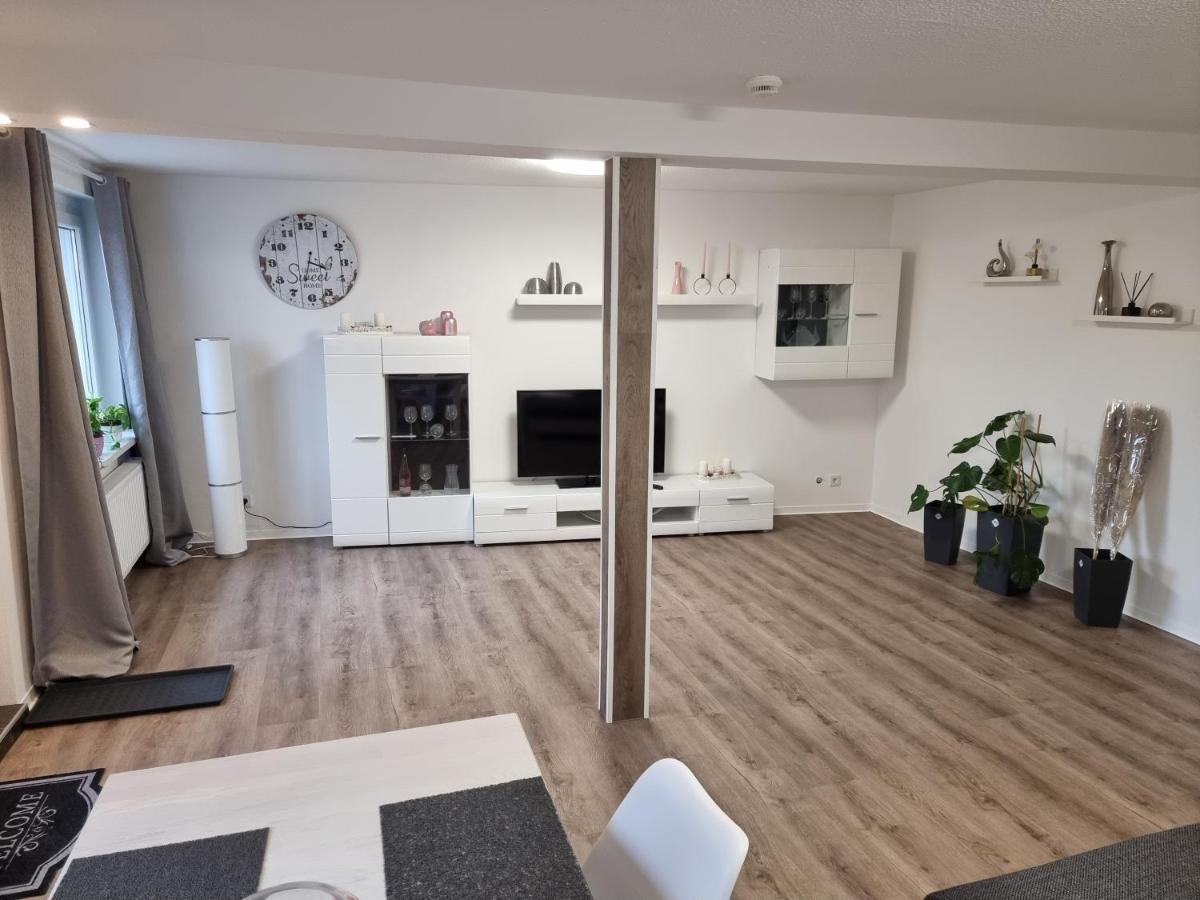 Gaestehaus-Ferienwohnung-Appartement Mit Terrasse - Naehe Kliniken/ Herzzentrum Бад Ойнхаузен Екстериор снимка