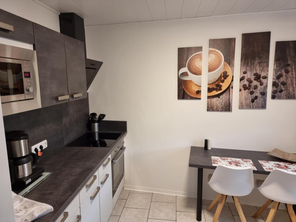 Gaestehaus-Ferienwohnung-Appartement Mit Terrasse - Naehe Kliniken/ Herzzentrum Бад Ойнхаузен Екстериор снимка