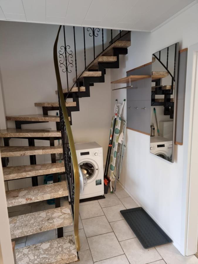 Gaestehaus-Ferienwohnung-Appartement Mit Terrasse - Naehe Kliniken/ Herzzentrum Бад Ойнхаузен Екстериор снимка